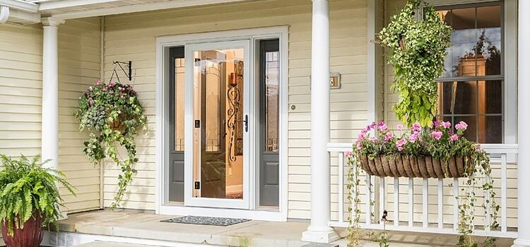 screen door installation in Hesperia